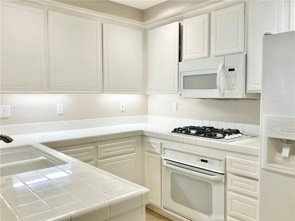 $3,300 | 904 Reggio Aisle, Irvine, CA 92606