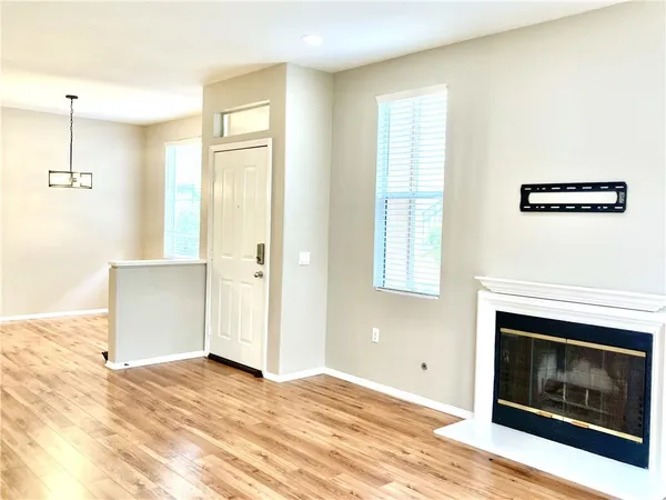 $3,300 | 904 Reggio Aisle, Irvine, CA 92606