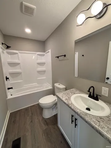 $184,900 | 2710 Waynewood Drive, Fort Wayne, IN 46809