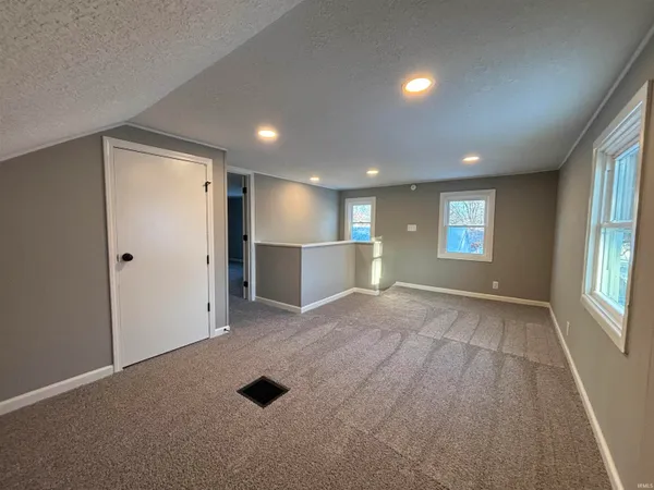 $184,900 | 2710 Waynewood Drive, Fort Wayne, IN 46809