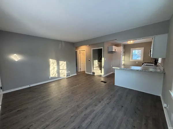 $184,900 | 2710 Waynewood Drive, Fort Wayne, IN 46809