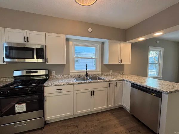 $184,900 | 2710 Waynewood Drive, Fort Wayne, IN 46809
