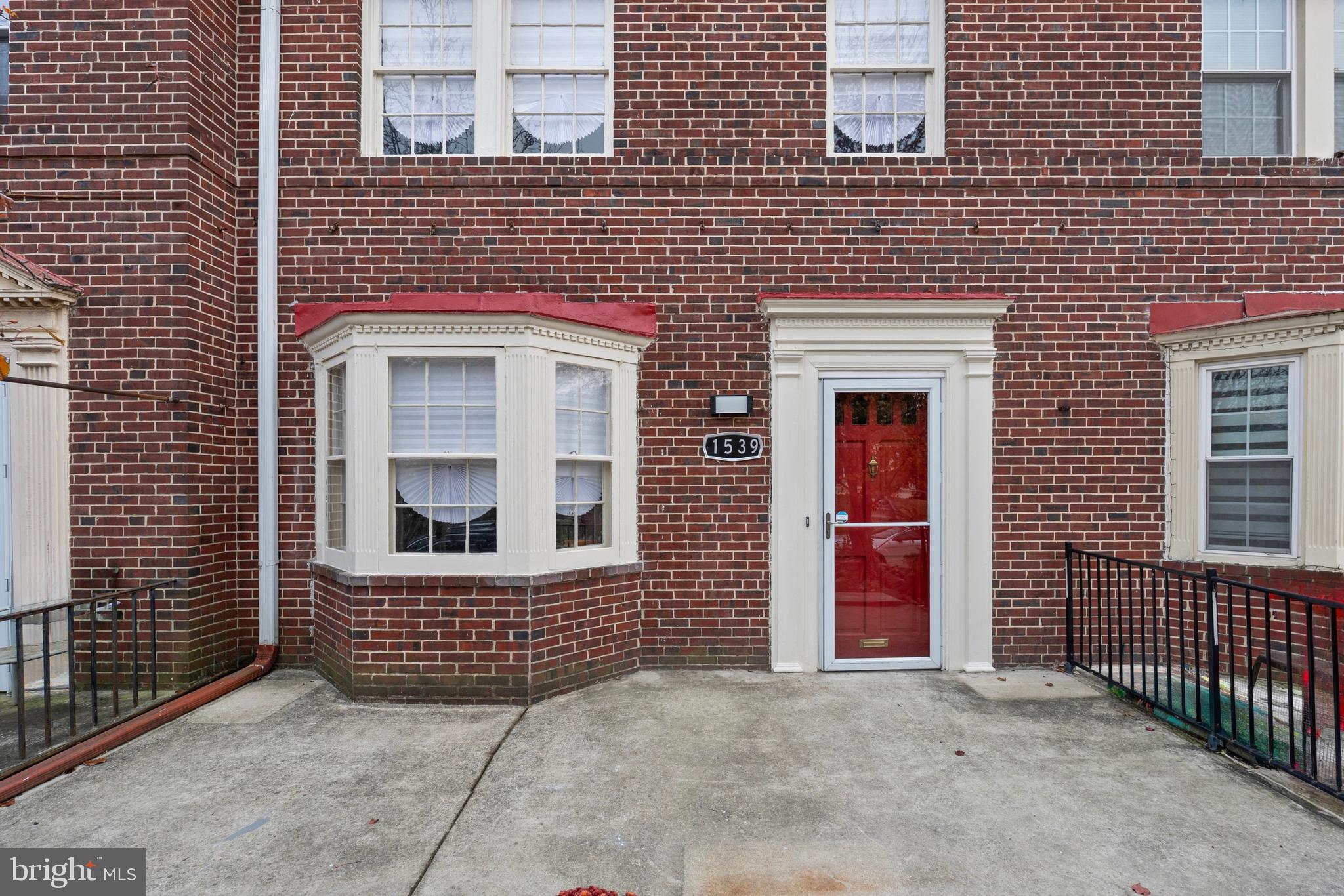 1539 Ralworth Road Baltimore, MD 21218 - Photo 4 of 44 Spacious Front Porch