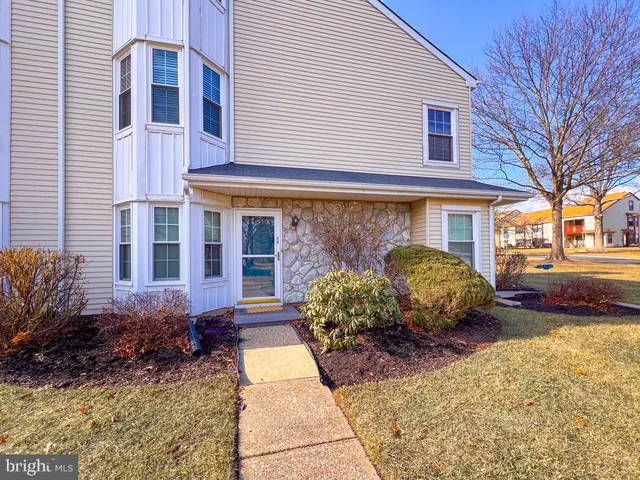 $2,200 | 301 Hopkins Court, Southampton, PA 18966