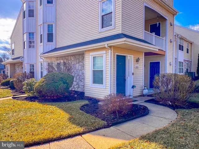 $2,200 | 301 Hopkins Court, Southampton, PA 18966