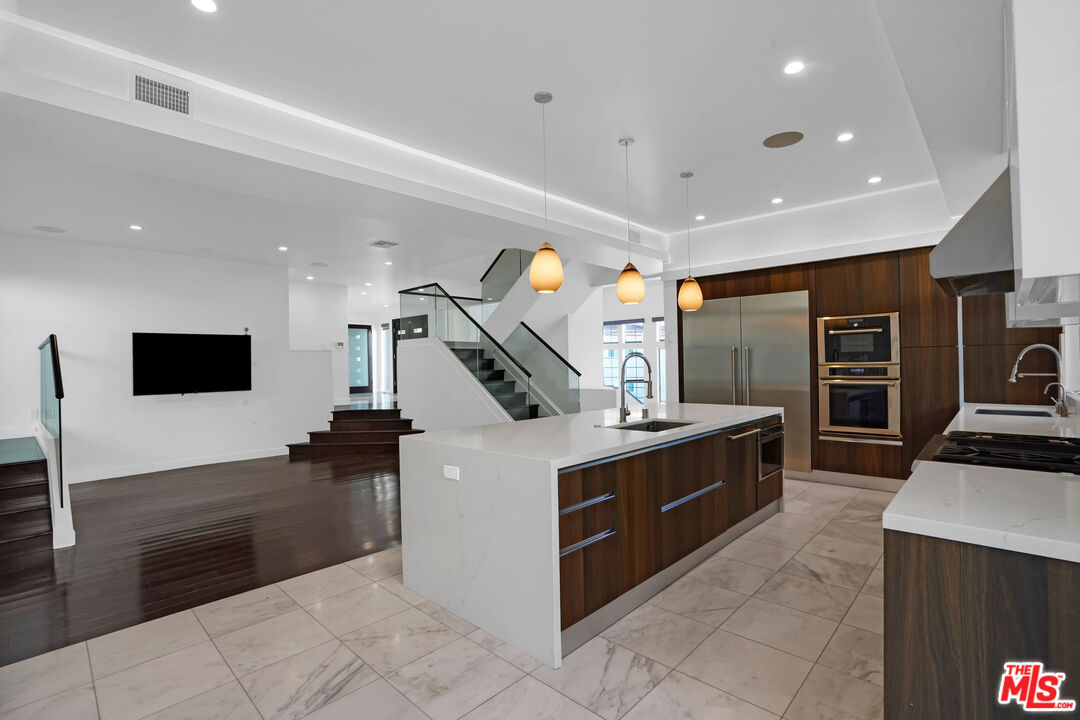 3832 Shannon Road Los Angeles, CA 90027 - Photo 1 of 52