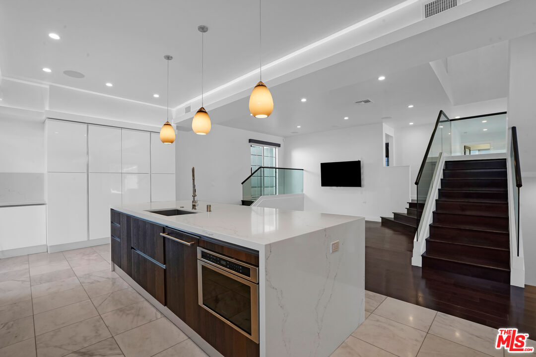 3832 Shannon Road Los Angeles, CA 90027 - Photo 13 of 52