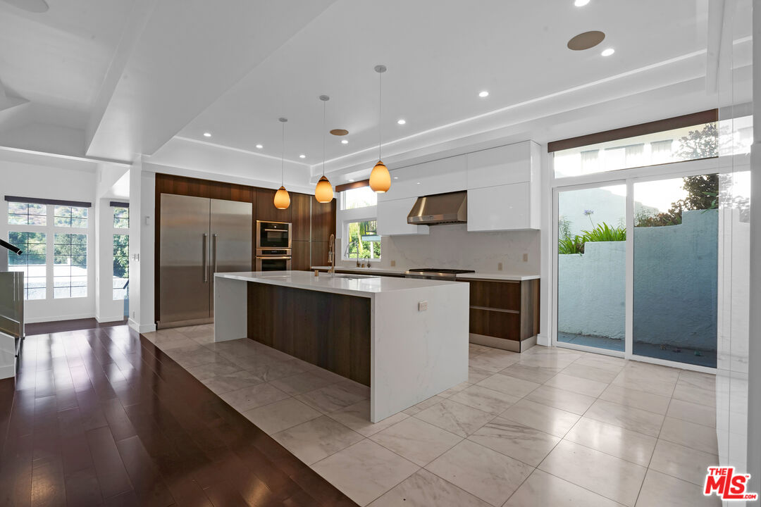 3832 Shannon Road Los Angeles, CA 90027 - Photo 17 of 52