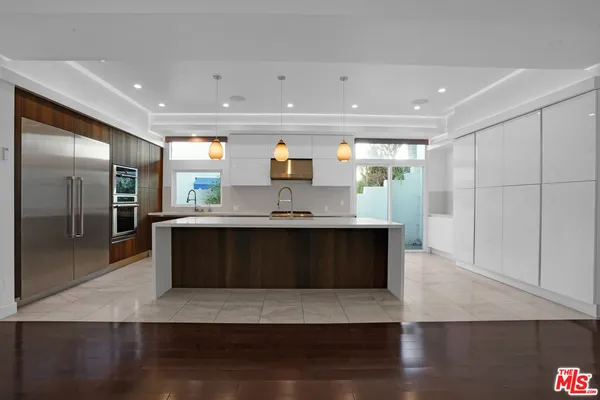 $9,995 | 3832 Shannon Road, Los Angeles, CA 90027