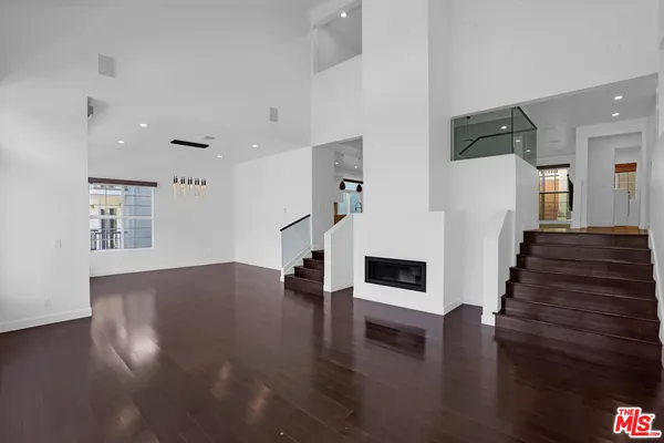 $9,995 | 3832 Shannon Road, Los Angeles, CA 90027