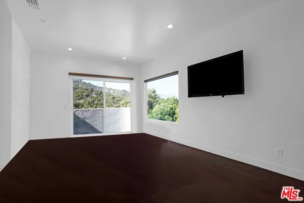 $9,995 | 3832 Shannon Road, Los Angeles, CA 90027