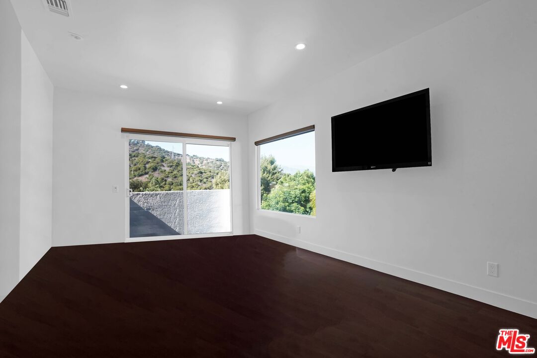 3832 Shannon Road Los Angeles, CA 90027 - Photo 24 of 52