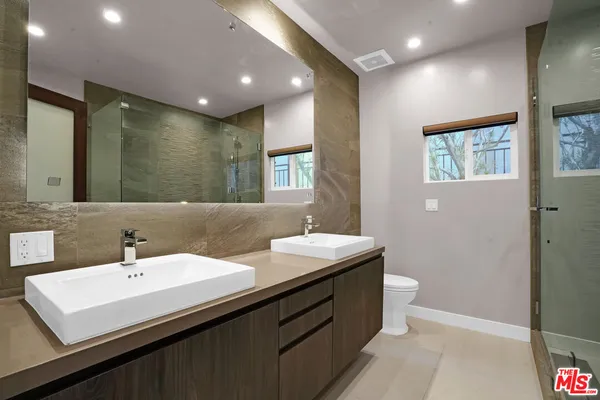 $9,995 | 3832 Shannon Road, Los Angeles, CA 90027