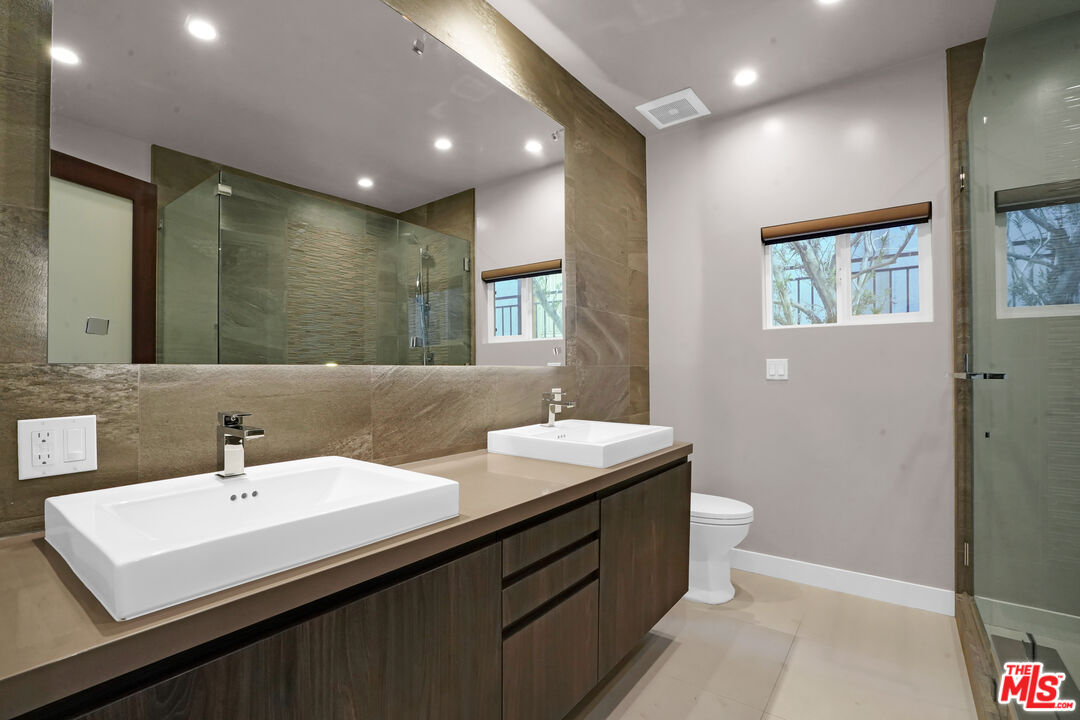 3832 Shannon Road Los Angeles, CA 90027 - Photo 28 of 52