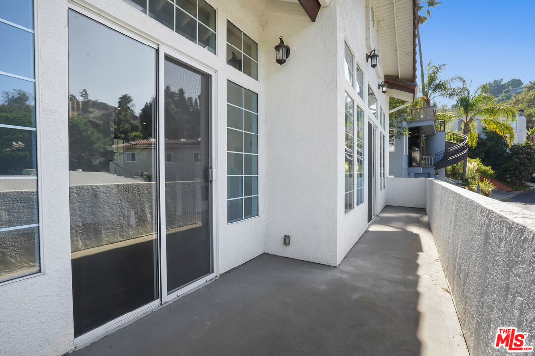 3832 Shannon Road Los Angeles, CA 90027 - Photo 47 of 52