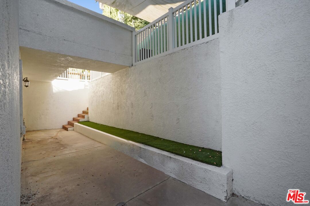 3832 Shannon Road Los Angeles, CA 90027 - Photo 50 of 52