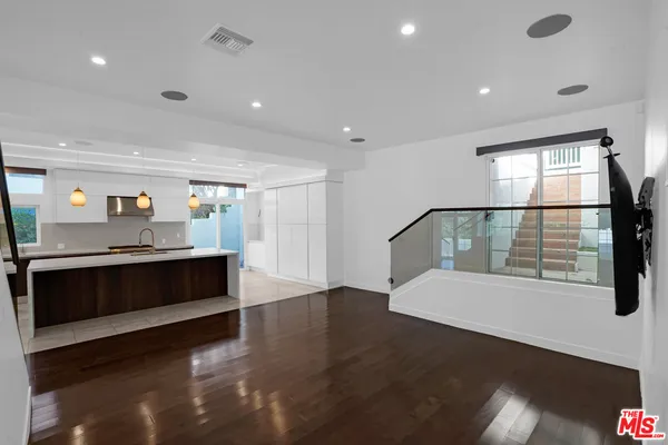 $9,995 | 3832 Shannon Road, Los Angeles, CA 90027