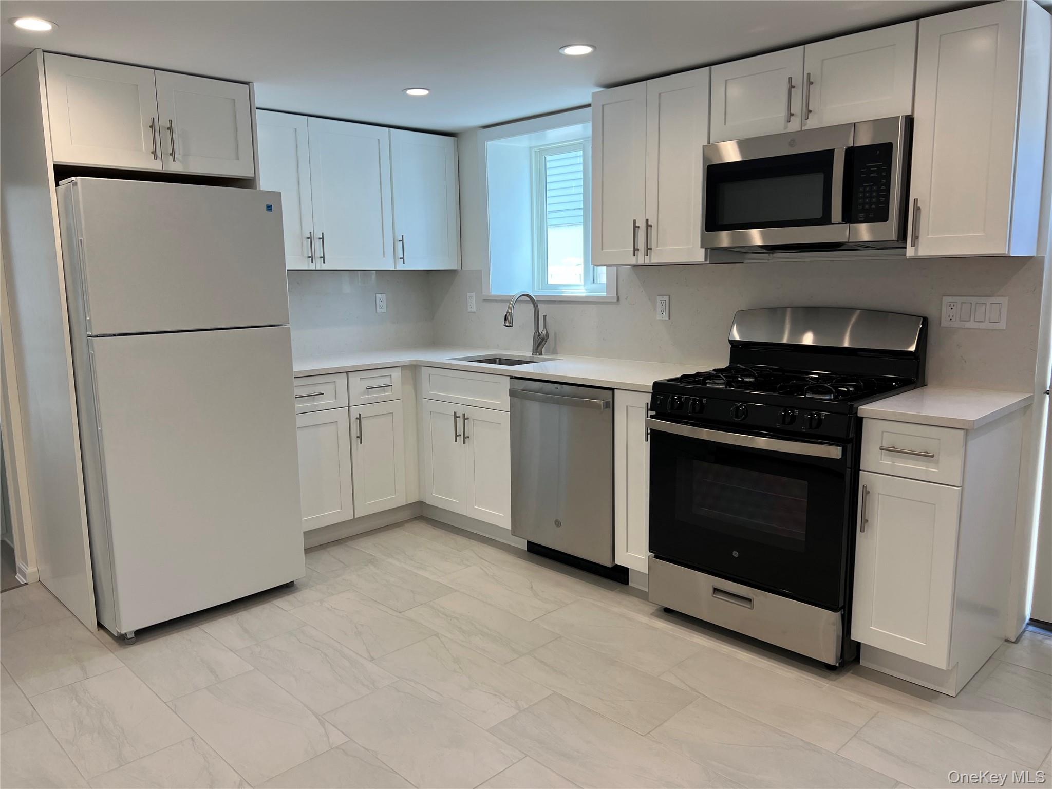 82 Hickory Road Port Washington, NY 11050 - Photo 1 of 11