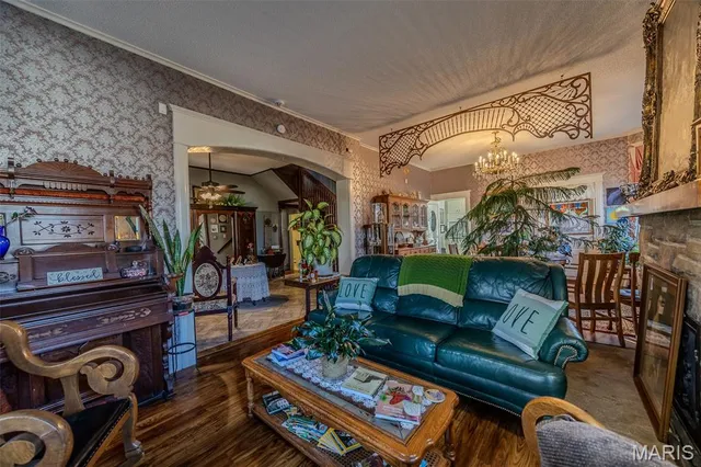 $725,000 | 2001 Beck Lane, Lebanon, MO 65536