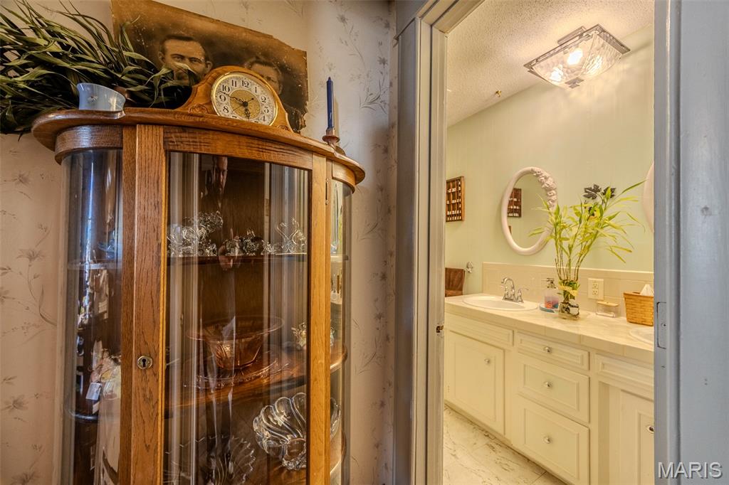 2001 Beck Lane Lebanon, MO 65536 - Photo 27 of 98