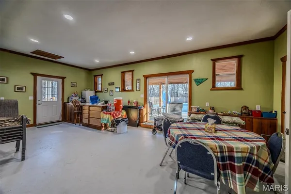 $725,000 | 2001 Beck Lane, Lebanon, MO 65536