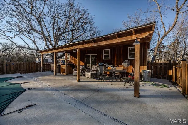 $725,000 | 2001 Beck Lane, Lebanon, MO 65536