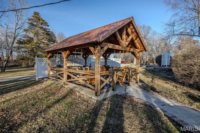 $725,000 | 2001 Beck Lane, Lebanon, MO 65536