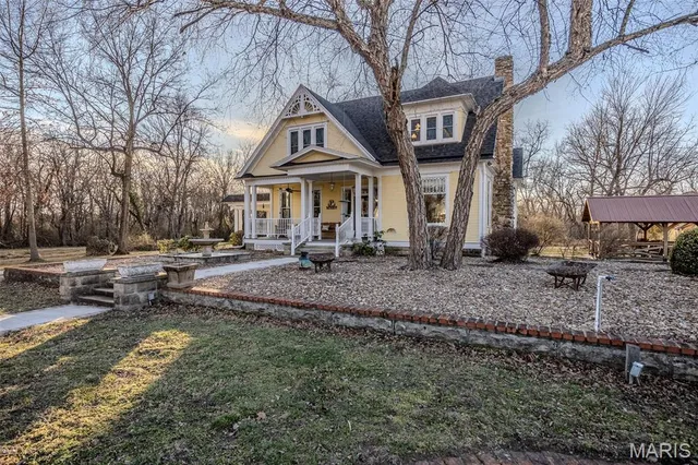 $725,000 | 2001 Beck Lane, Lebanon, MO 65536