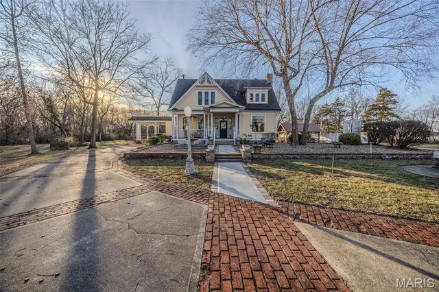 $725,000 | 2001 Beck Lane, Lebanon, MO 65536