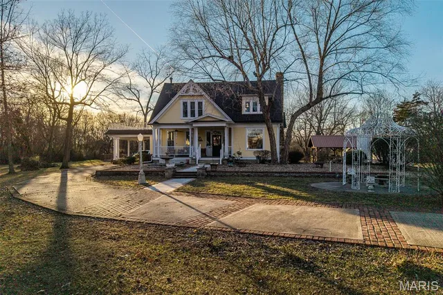 $725,000 | 2001 Beck Lane, Lebanon, MO 65536