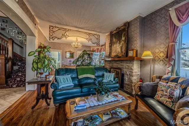 $725,000 | 2001 Beck Lane, Lebanon, MO 65536