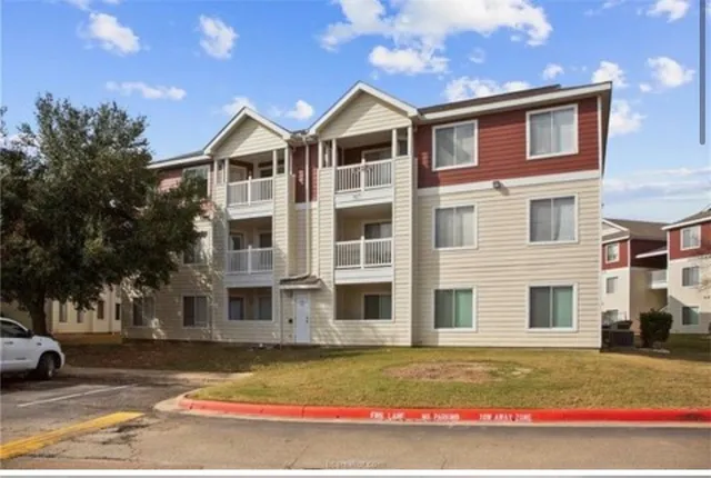 $204,000 | 517 Southwest Parkway, Unit 302, College Station, TX 77840