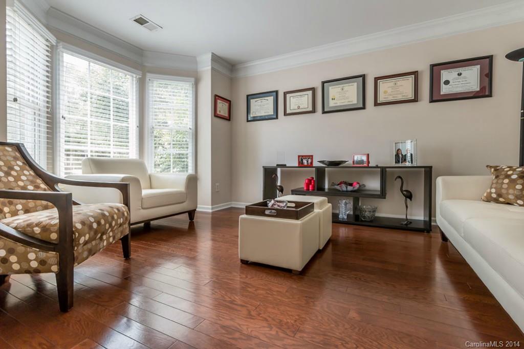 3617 Arklow Road Charlotte, NC 28269 - Photo 3 of 24 Gallery Image 3