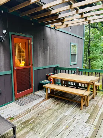 $425,000 | 5526 Longbridge Road, Pentwater, MI 49449