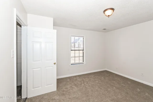 $1,575 | 5943 Lee's Crossing Street, Olive Branch, MS 38654