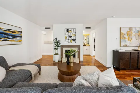 $1,020,000 | 225 Virginia Avenue, Unit 3D, San Mateo, CA 94402