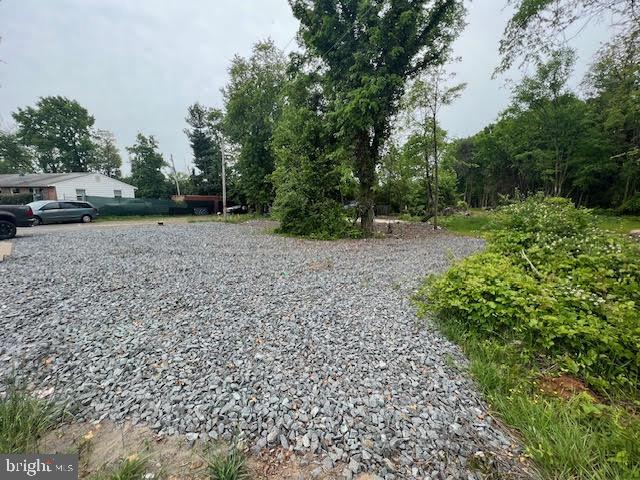 45909 Old Ox Road Sterling, VA 20166 - Photo 3 of 10 a view of a yard with a house