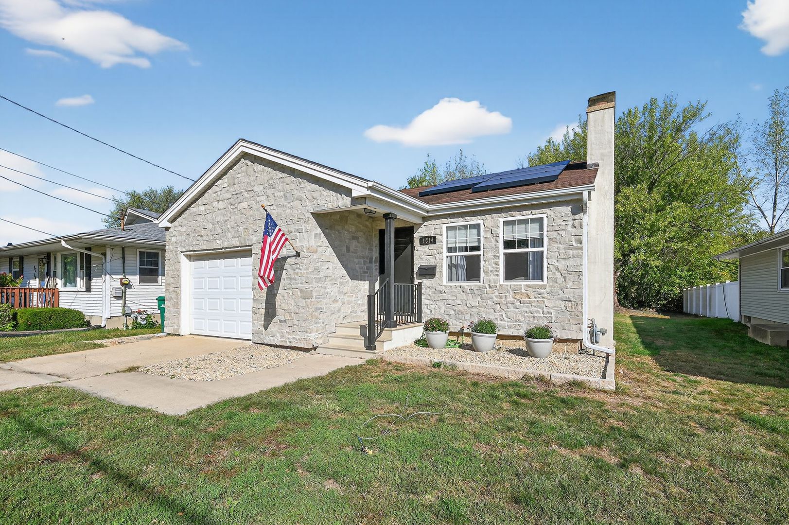 1314 West Washington Street Ottawa, IL 61350 - Photo 1 of 27