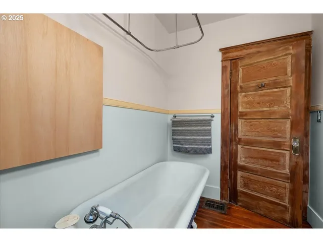 a view of walk in closet