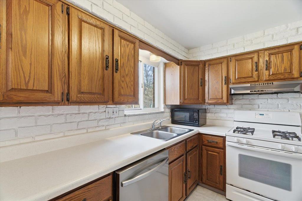 505 Pointview Road Pittsburgh, PA 15227 - Photo 10 of 39