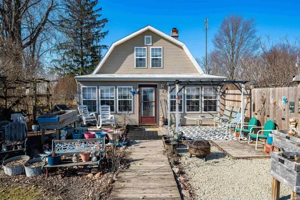 $460,000 | 2685 South Knoll Drive, Macy, IN 46951