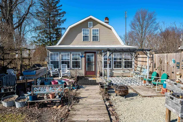 $460,000 | 2685 South Knoll Drive, Macy, IN 46951