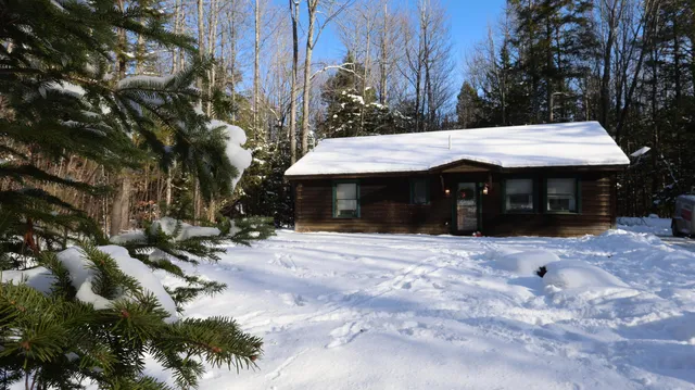 $259,900 | 49 Ladd Road, Oakland, ME 04963