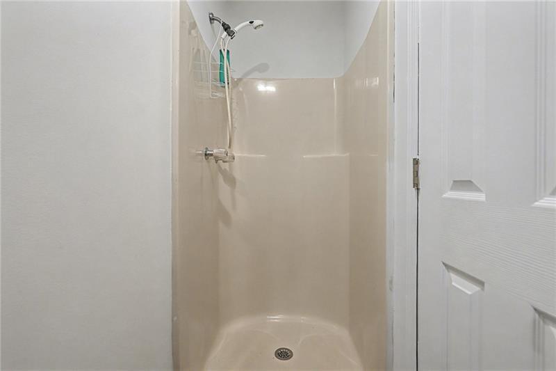 3800 Tyus Carrollton Road Carrollton, GA 30117 - Photo 29 of 36 a bathroom with a shower
