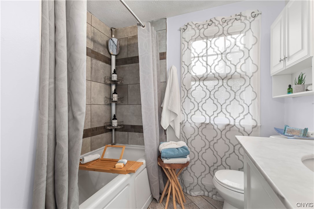 303 Buckley Road Salina, NY 13088 - Photo 14 of 23