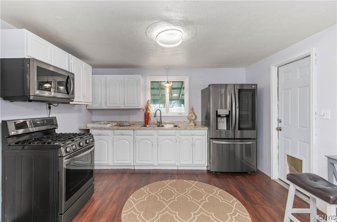 303 Buckley Road Salina, NY 13088 - Photo 8 of 23