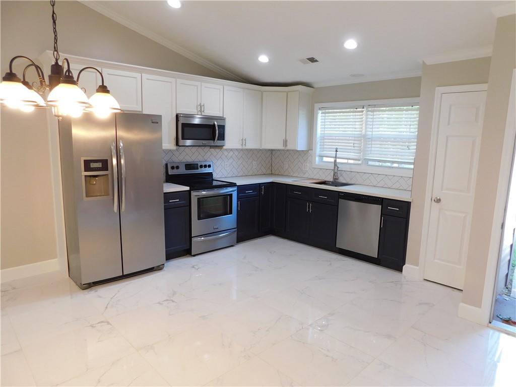 652 Ravinia Way Lawrenceville, GA 30044 - Photo 6 of 28 Gallery Image 6