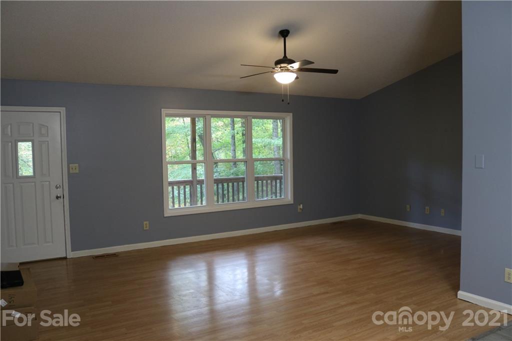 10 Elkins Road Leicester, NC 28748 - Photo 4 of 24 Gallery Image 4