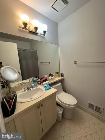 $2,700 | 66 Sycamore Court, Trenton, NJ 08648