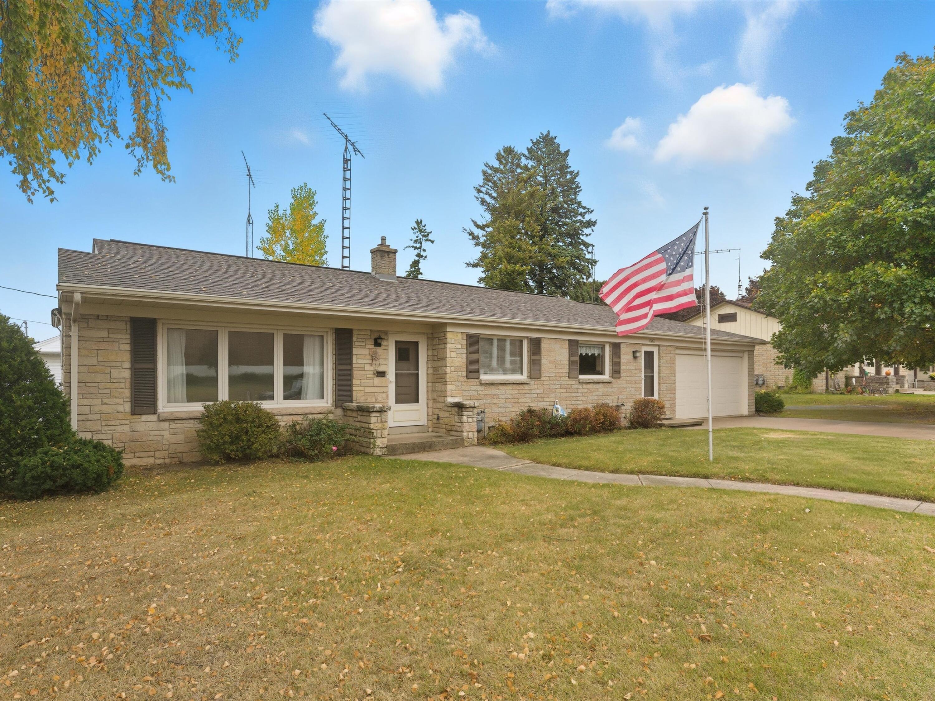 02-002_2611515_08418